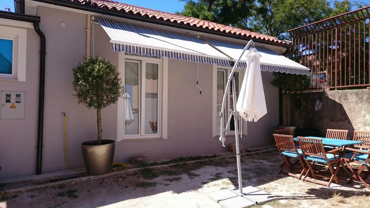 Teslina Apartments Pula Extérieur photo